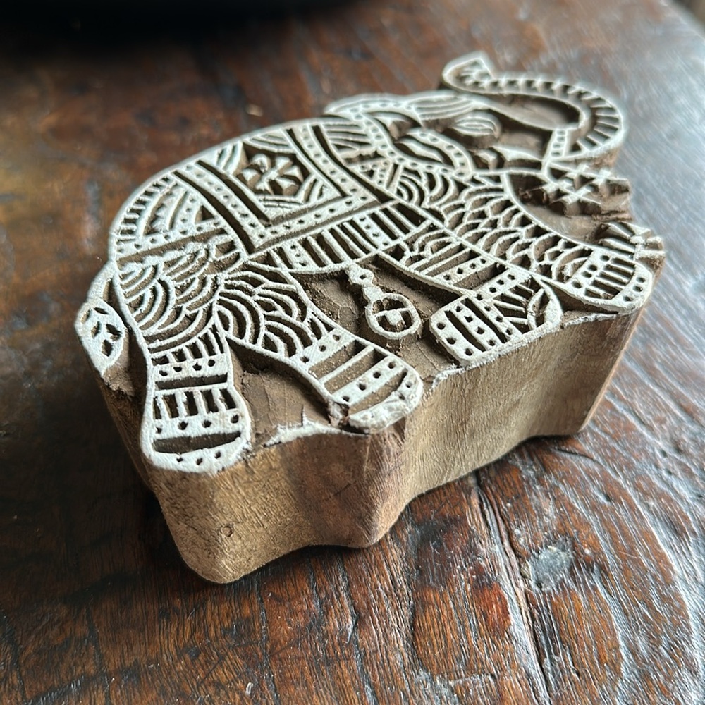 Rustic Hand-Carved Wood Elephant Figurine Indian Block Print Stamp Decorative - Picture 3 of 3